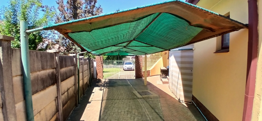 4 Bedroom Property for Sale in Uitsig Free State